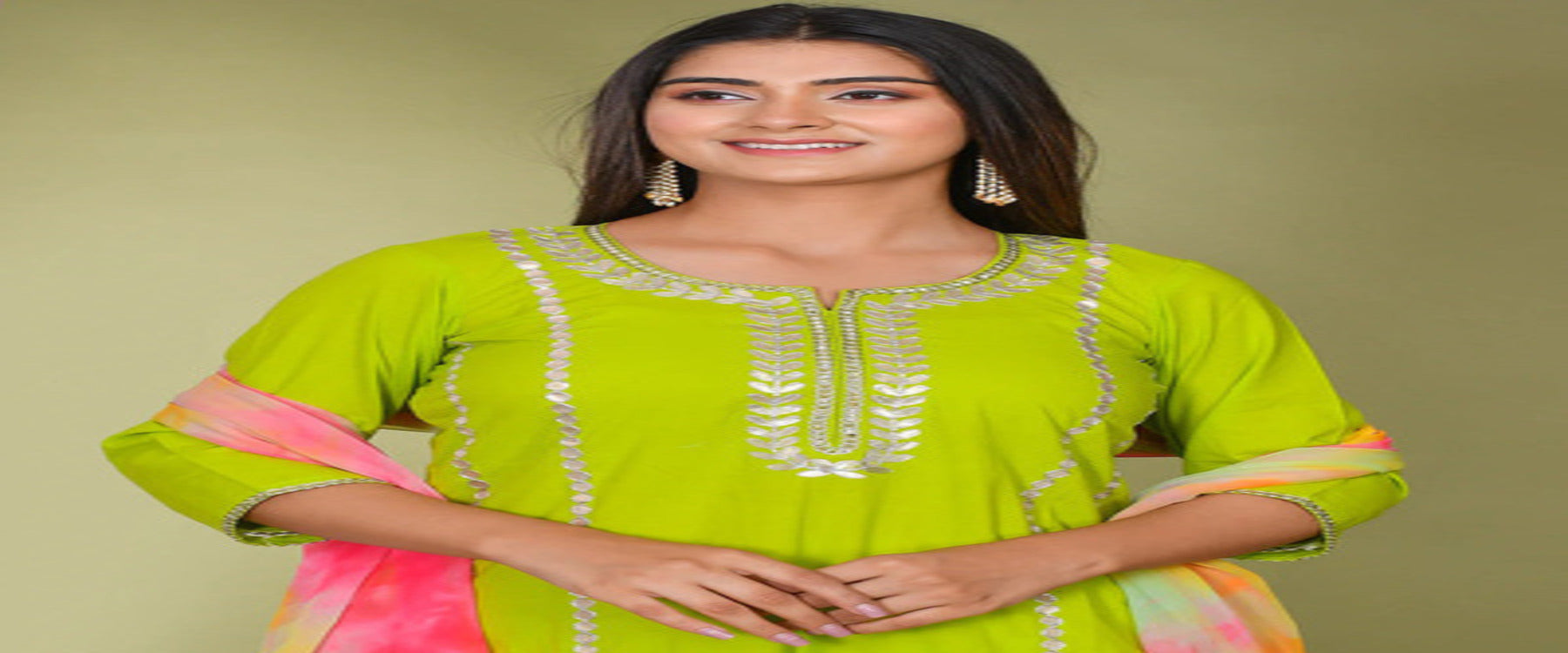 Stunning Ethnic Attire at Your Fingertips How Online Shopping is Revo