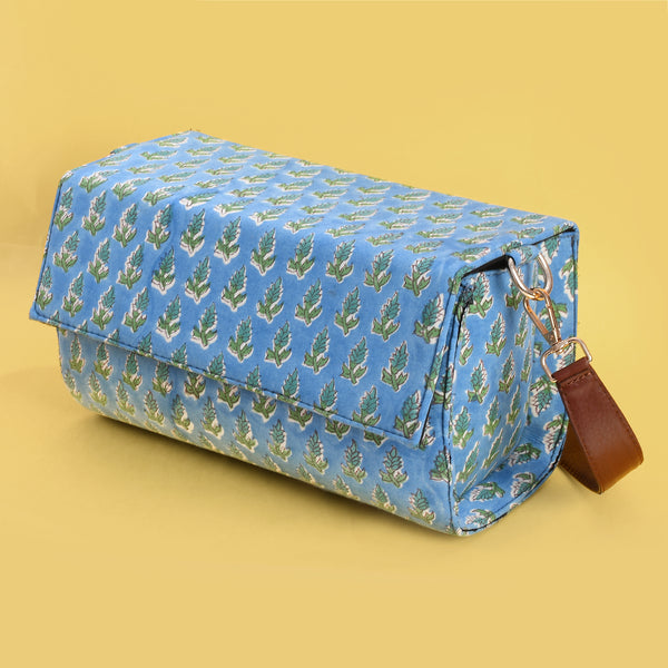 BLUE DAISY HANDBLOCK PRINTED BOX BAG