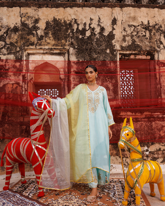 Pastel Blue Chanderi kurta set With Dual-Shaded Dupatta