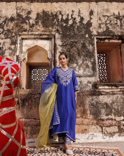 Blue Chanderi kurta set With Dual-Shaded Dupatta