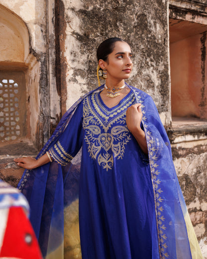 Blue Chanderi kurta set With Dual-Shaded Dupatta