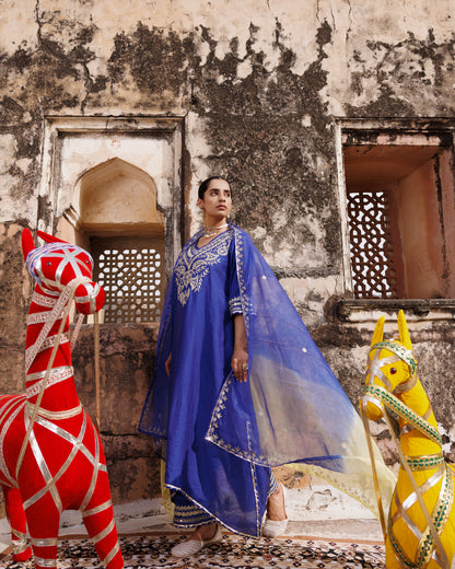 Blue Chanderi kurta set With Dual-Shaded Dupatta
