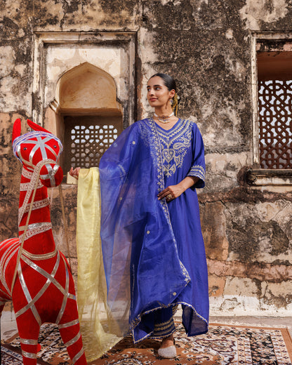 Blue Chanderi kurta set With Dual-Shaded Dupatta