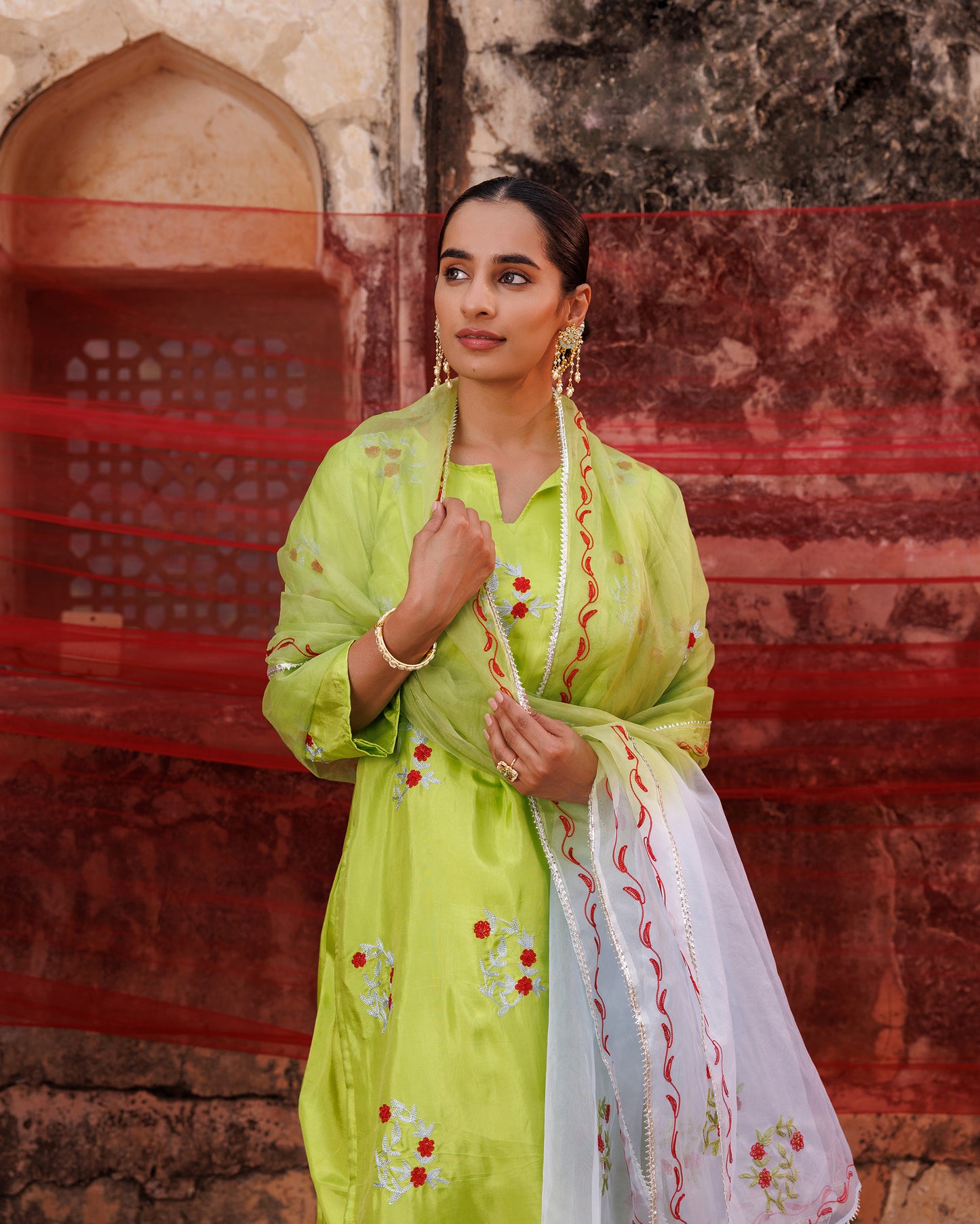Green Uppada Silk Kurta Set With Dual-Shade Dupatta