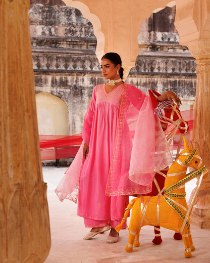 Hand dyed, Dual Shaded, Aari Tari Embroidered Kurta Set