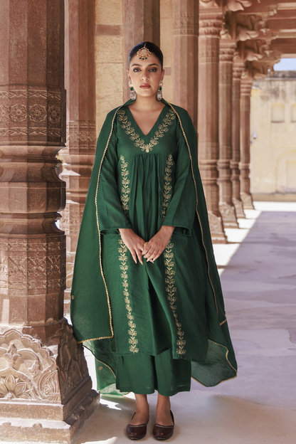 Green Chanderi Aari Embroidered Suit Set