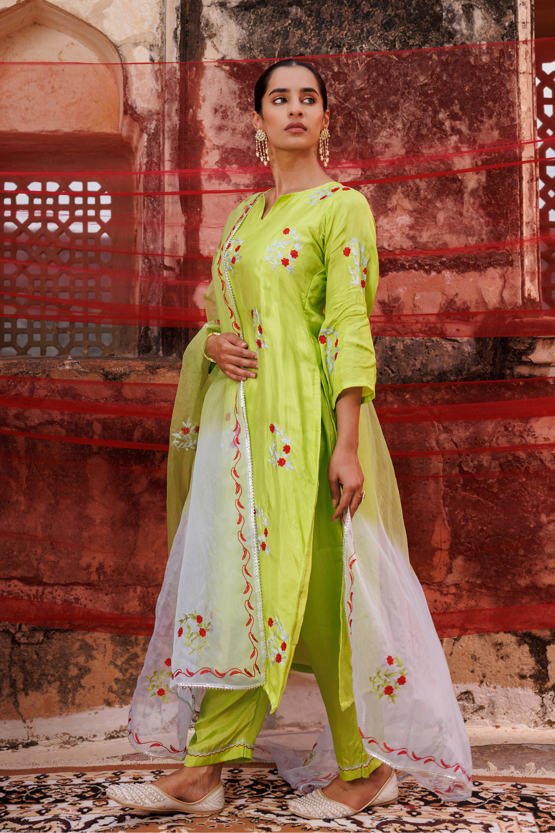 Green Uppada Silk Kurta Set With Dual-Shade Dupatta