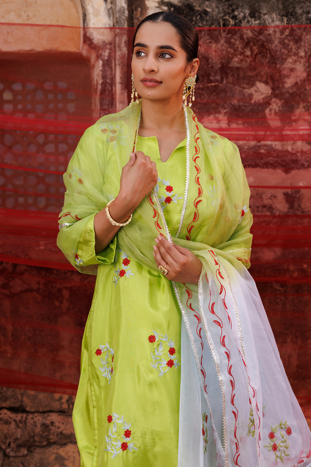 Green Uppada Silk Kurta Set With Dual-Shade Dupatta
