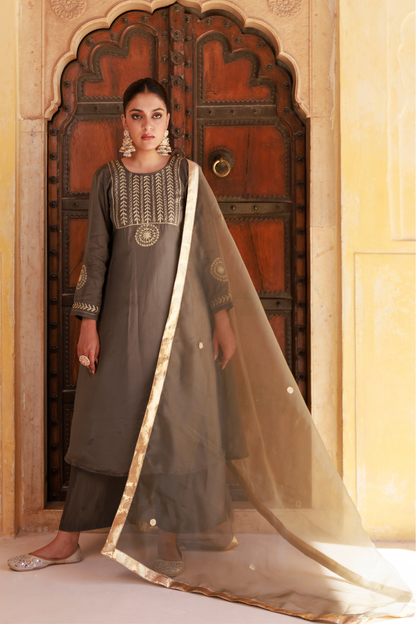 Green Upadda Silk Aari Embroidered Kurta Set