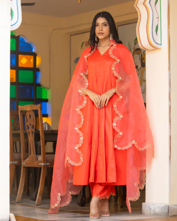 Buy White Chanderi Silk Embroidered Zardozi Work Anarkali With Dupatta For  Women by Vasavi Shah Online at Aza Fashions.