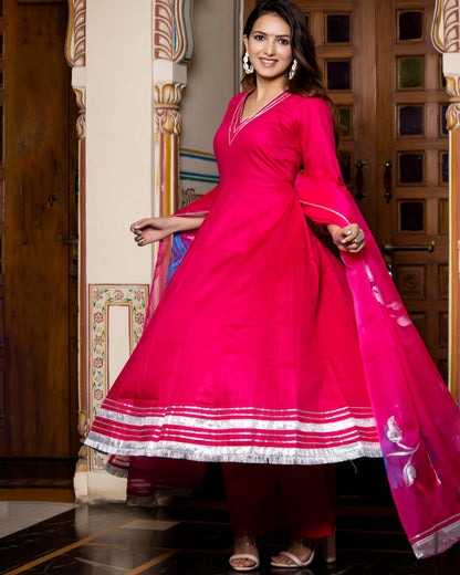 JANAKI MAGENTA HAND PAINTED SUIT SET