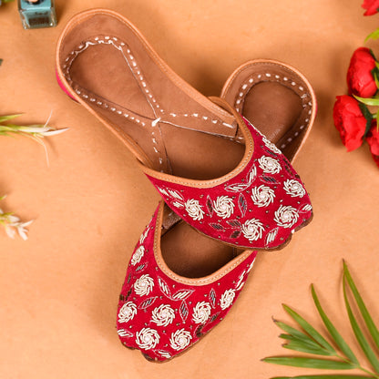 FUCHSIA FEET HAND CRAFTED JUTTIS