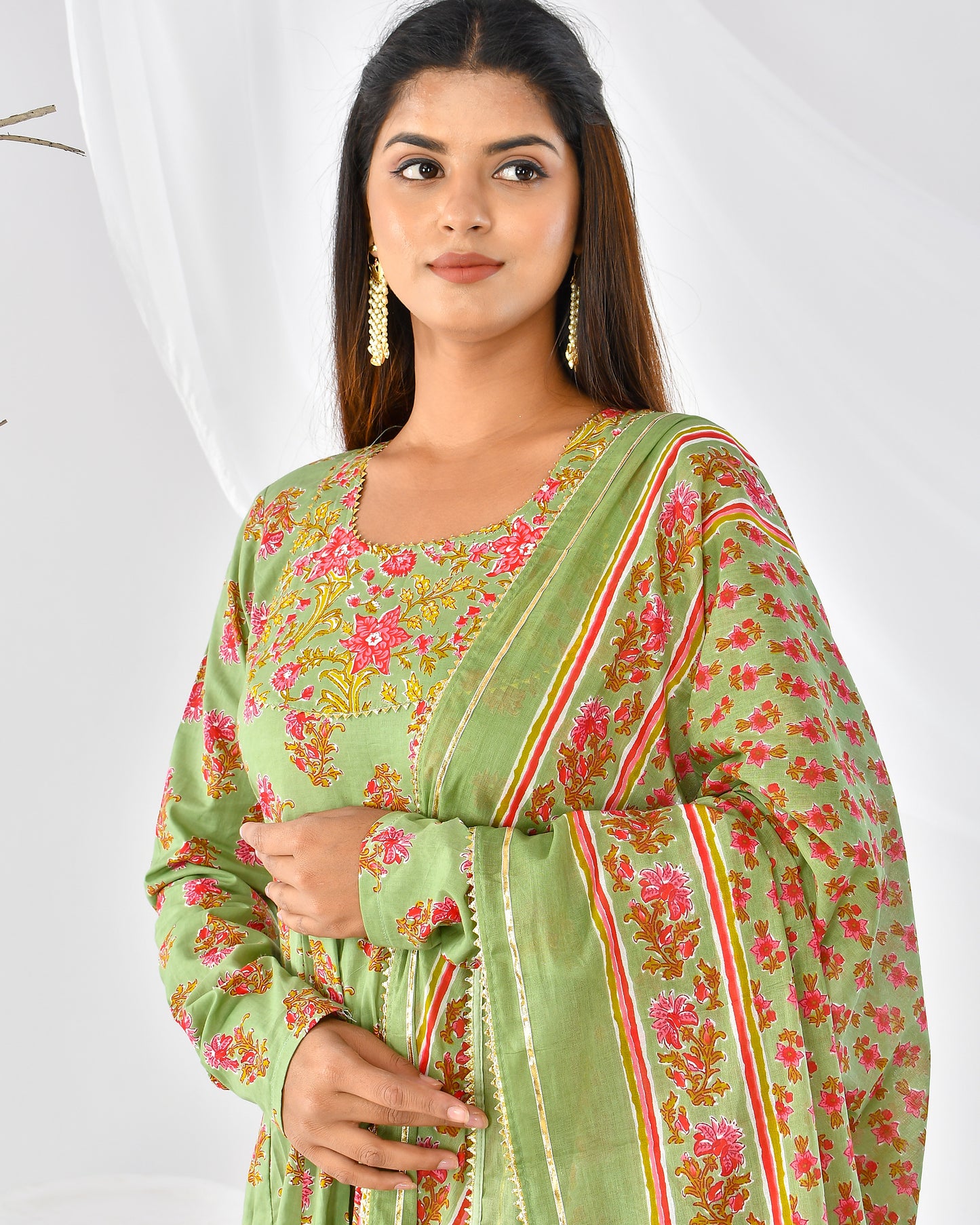 ARYAHI GREEN SUIT SET