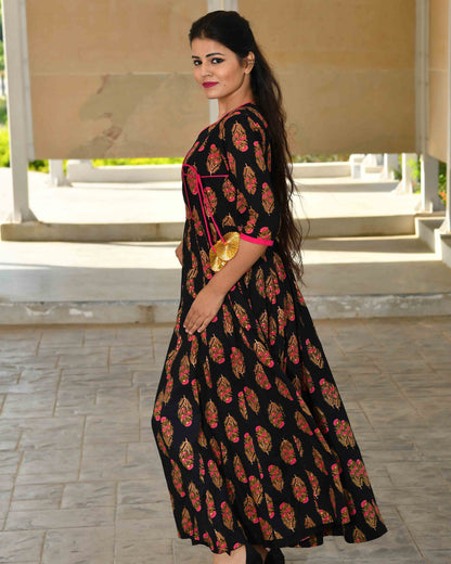 HEER BLACK MUGHAL BUTI FLOOR LENGTH KURTA