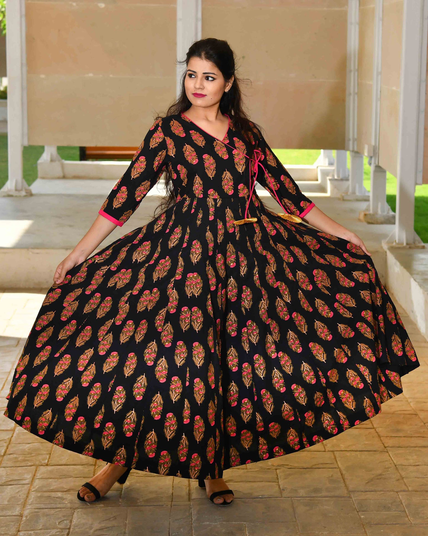 HEER BLACK MUGHAL BUTI FLOOR LENGTH KURTA