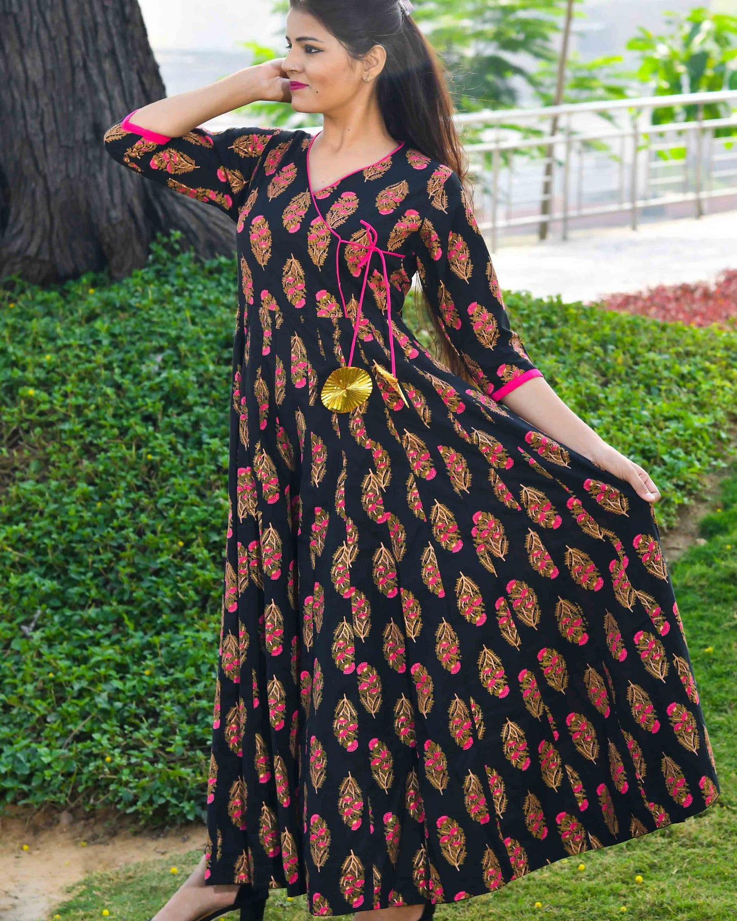 HEER BLACK MUGHAL BUTI FLOOR LENGTH KURTA