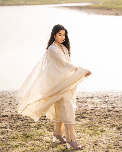 IVORY GOLDEN  SUIT SET