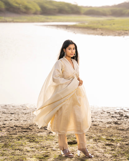 IVORY GOLDEN  SUIT SET