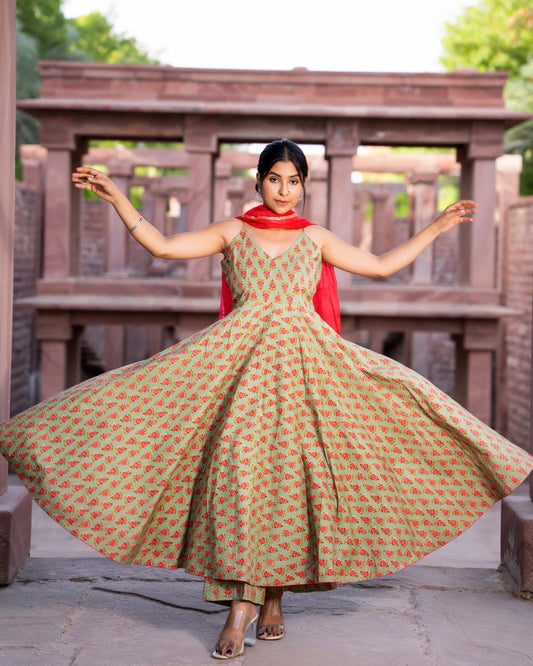 LUSH GREEN HAND BLOCK PRINTED SUIT SET